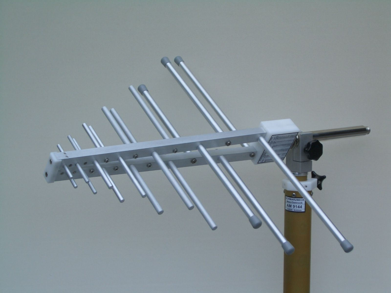 Antenne Log Periodique — Le Portail De La Cem